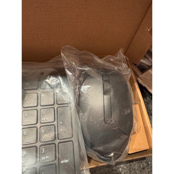 Dell KM5221W Pro Wireless Keyboard & Mouse Combo – Black – NEW in box never used - Picture 15 of 16